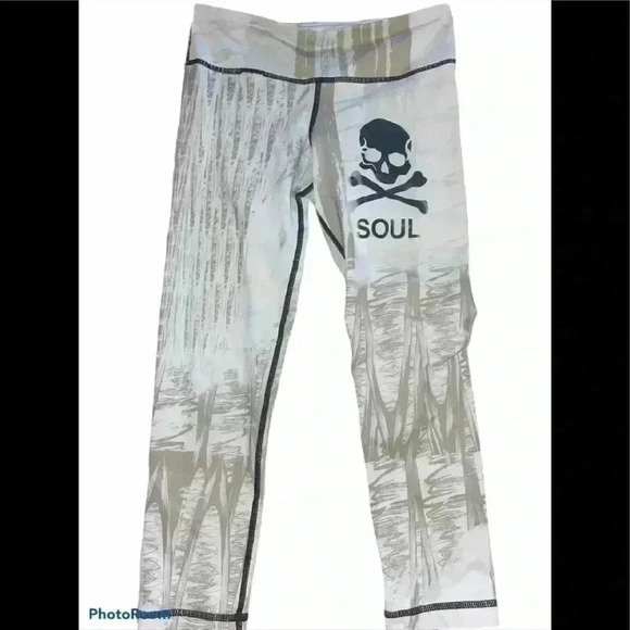 Soulcycle Skull & Crossbones Cropped Leggings - Picture 1 of 4